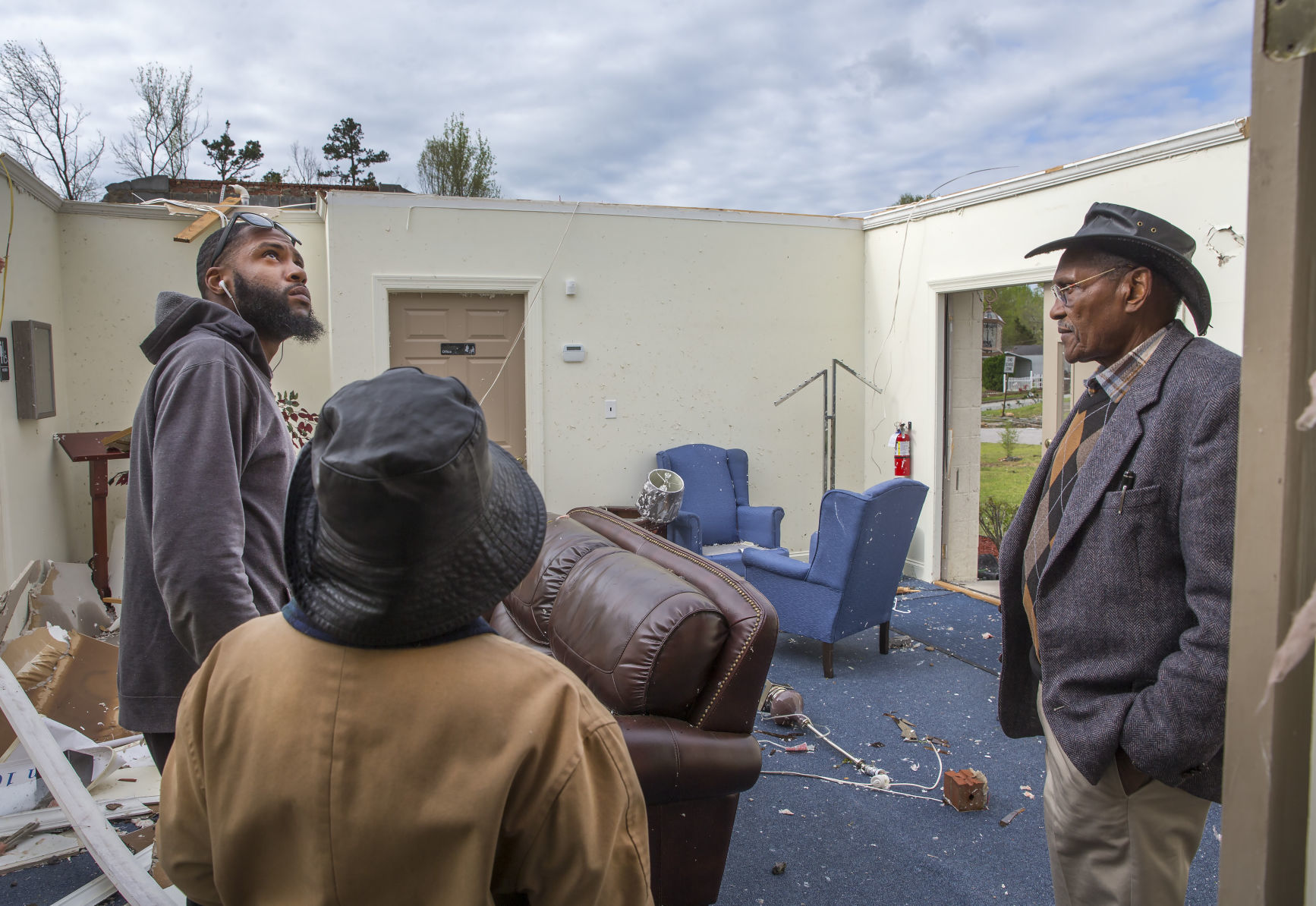 20180417g_nws_tornado_east gso_day 2_church family